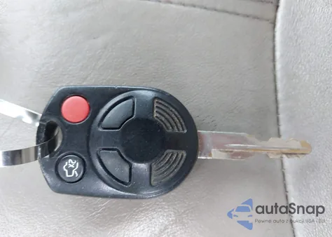 2008 Mercury Mariner V6 z USA, uszkodzony, nr VIN 4M2CU81178KJ17656